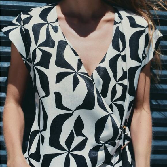 ZARA SATIN EFFECT PRINTED TOP - Picture 1 of 6